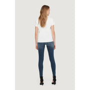 Une paire de only Jean en denim de coton bleu foncé pour femme, coupe slim, style classique cinq poches et matière stretch.