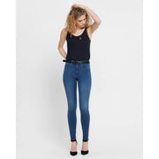 Jean en denim bleu taille haute coupe slim avec ceinture noire, confectionné en mélange de coton par Only Femmes