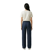 Only Pantalon bleu marine pour femme avec ceinture zippée et bouton 15364245, coupe tailleur à jambes larges et plis discrets sur le devant.