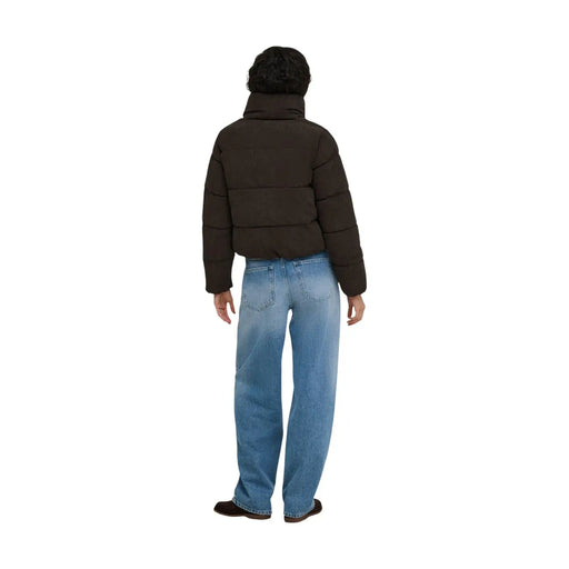 Doudoune matelassée noire à col montant en polyester présentée à côté only doudoune en velours côtelé marron pour femme
