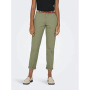 Pantalon chino slim fit en coton vert olive avec ourlets roulés et ceinture assortie de Only Collection Femme
