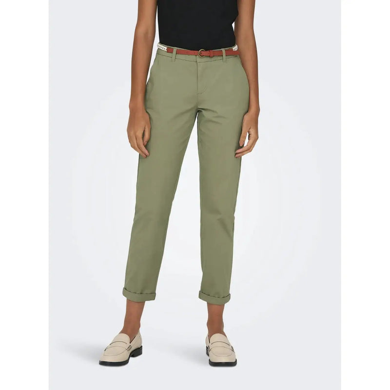 Pantalon chino slim fit en coton vert olive avec ourlets roulés et ceinture assortie de Only Collection Femme