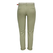 Only Pantalon slim en coton vert olive pour femme, avec fermeture éclair et bouton, ceinture blanche tissée et ourlets roulés.
