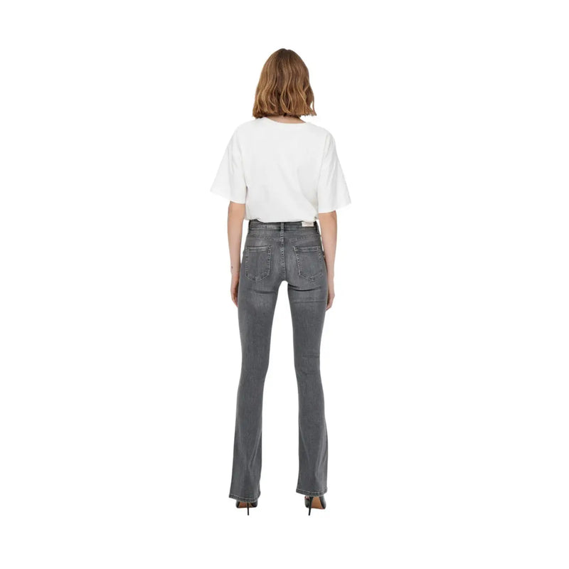 Only Jean gris en coton stretch pour femme, taille haute, coupe évasée et subtils effets délavés gris foncé.