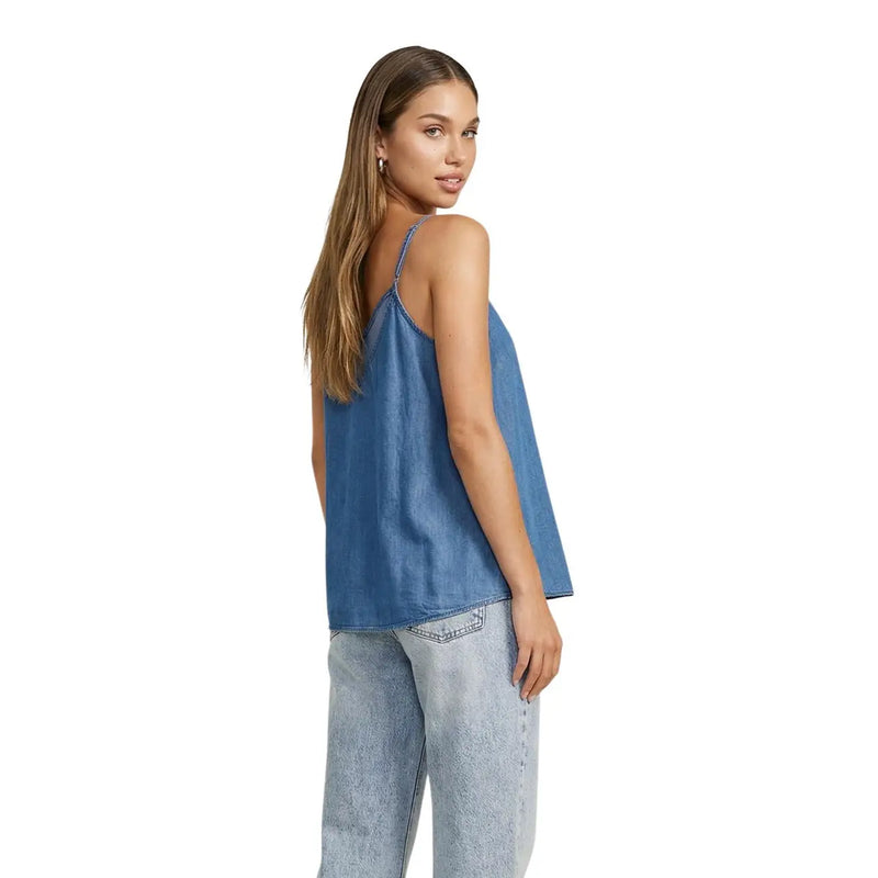 denim bleu en coton only femmes tank top avec un col en V et des bretelles spaghetti pour un style décontracté (vue de face)