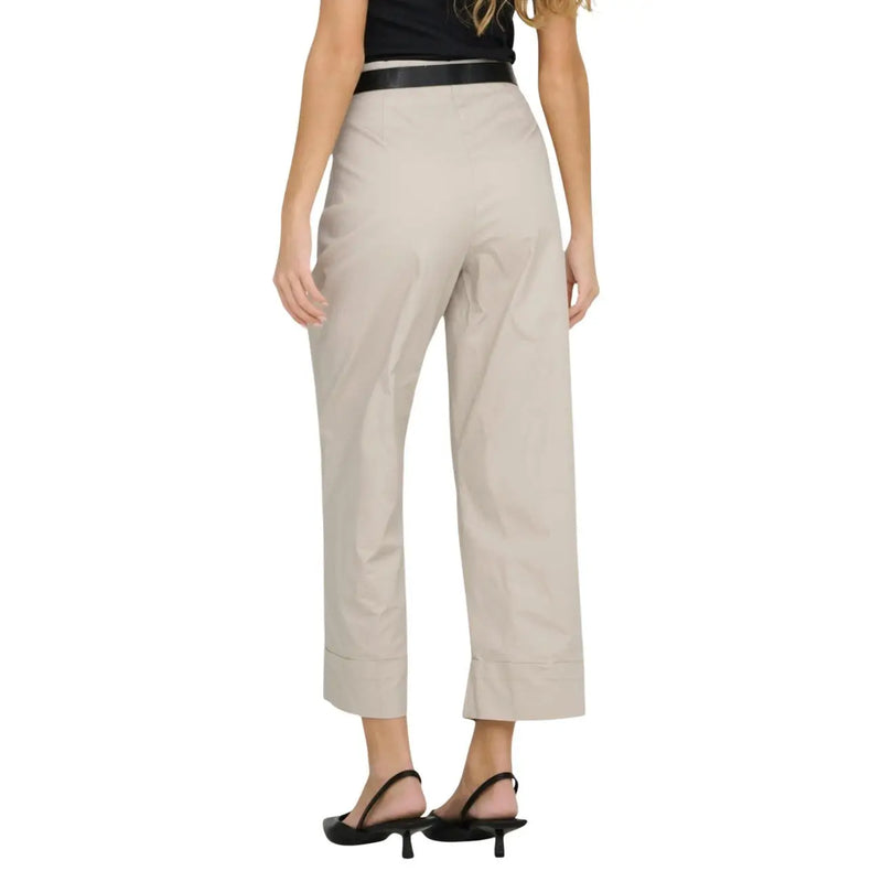 Pantalon court taille haute en coton stretch beige, coupe ajustée et plis discrets, taille 30. Only Femmes