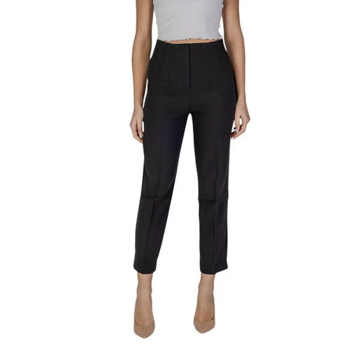 Tailleur noir taille haute only Pantalon pour femme avec poches avant zippées et détails de coutures latérales discrets