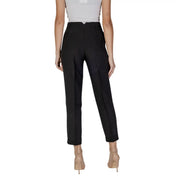 Pantalon noir taille haute avec poches zippées sur le devant et plis discrets à la taille de la marque Only Collection Femme