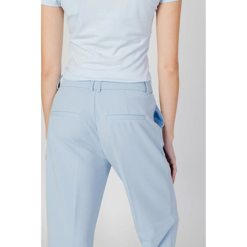 Only Pantalon tailleur bleu clair pour femme, en polyester légèrement brillant, fermeture éclair simple et bouton.