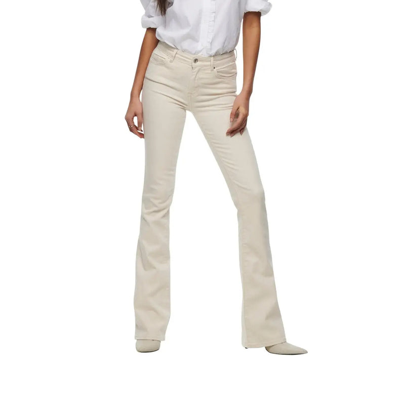 Jean évasé taille haute couleur crème, en coton stretch, avec fermeture classique à cinq poches boutonnée