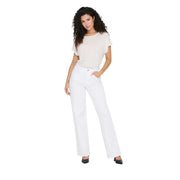 Only Jean blanc en coton stretch pour femme, coupe évasée taille haute et moderne.