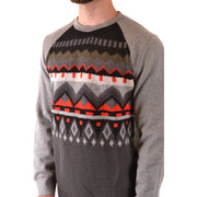 Pull Paolo Pecora pour homme en maille grise, col rond, orné de motifs géométriques noirs et rouges, blancs et vert olive.
