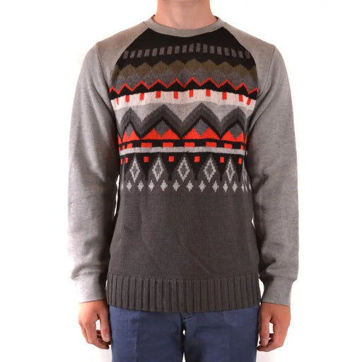 Pull en maille pour homme Paolo Pecora, en laine grise, orné de motifs géométriques rouges, blancs et vert olive sur la poitrine