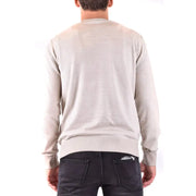 Pull beige à manches longues en maille côtelée, poignets et ourlet côtelés, de la collection Paolo Pecora pour hommes. Pull blanc à col rond en coton.