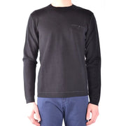 Pull Paolo Pecora pour homme, col rond, en laine noire, manches longues, avec petit logo brodé sur la poche poitrine gauche.