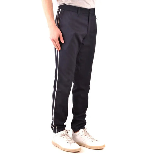 Pantalon homme Paolo Pecora noir à bandes latérales blanches, coupe slim et design moderne