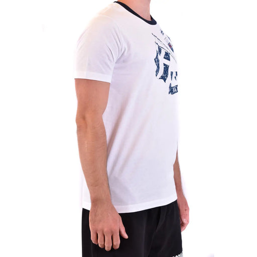 T-shirt Paul and Shark pour homme, en coton blanc, coupe classique, avec motif bleu marine effet vieilli et col rond côtelé noir.