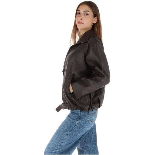Blazer zippé en polyuréthane marron pour femme Pepe Jeans, inspiré d'un blouson aviateur en cuir noir, avec ceinture à la taille et poches zippées.