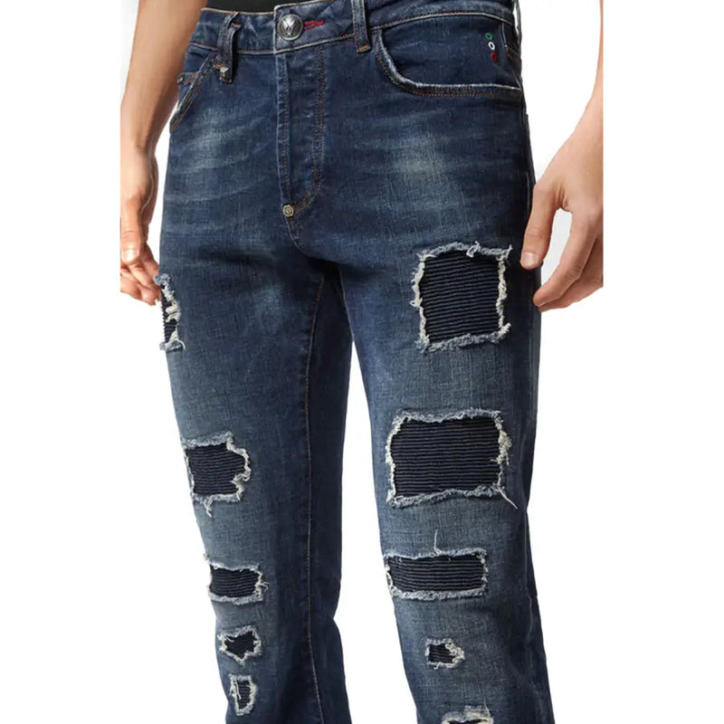 Jean Philipp Plein pour homme, bleu marine déchiré et usé, avec bords effilochés et empiècements en coton noir.