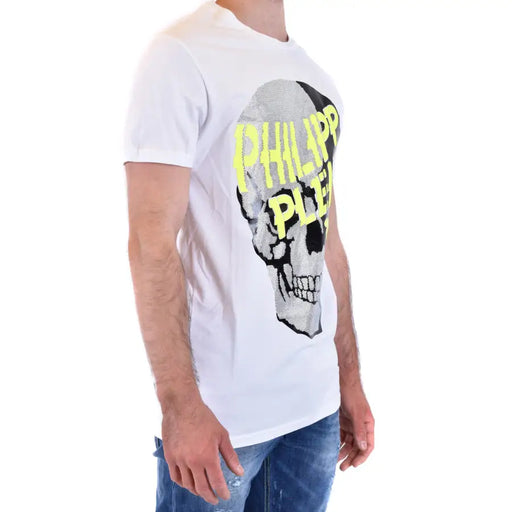 Philipp plein hommes t-shirt en blanc avec un motif de crâne audacieux orné de paillettes argentées et de lettres jaune fluo