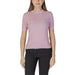 Pink knitted short-sleeve sweater with white trim and decorative pockets by Morgan De Toi