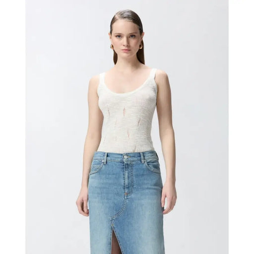 Pinko white cotton elastane round neck knit tank top on woman