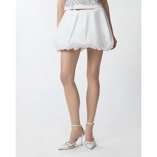 Pinko mini-jupe plissée blanche en coton avec ourlet festonné