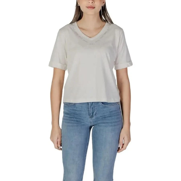 Plain white Liu Jo women’s v-neck t-shirt with short sleeves made of 100% cotton