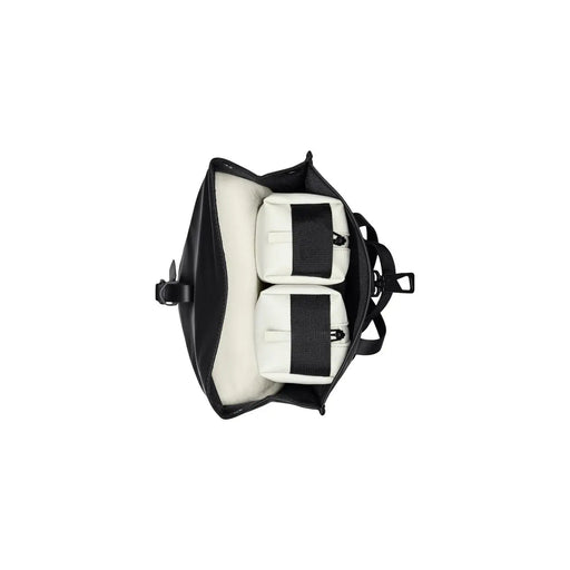 Sac à dos imperméable mini homme en cuir noir avec deux compartiments rembourrés blancs et sangles noires pour matériel photo