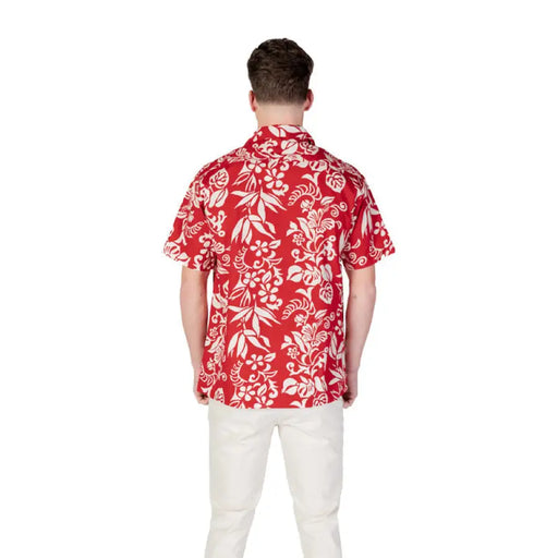 Red floral short-sleeved shirt from Replay, ideal for casual summer wear