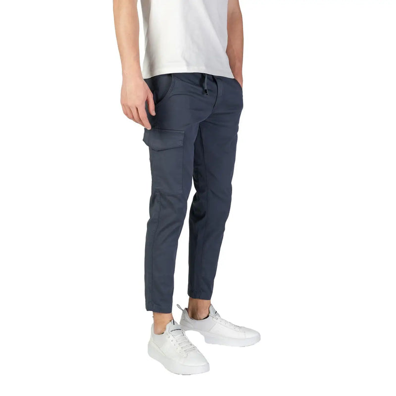 Pantalon cargo Refrigiwear pour homme en coton bleu foncé, coupe slim, avec poches latérales apparentes, idéal pour l'automne et l'hiver.