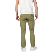 Pantalon chino en coton stretch vert olive pour homme, avec deux poches arrière boutonnées, de la marque Refrigiwear (vue de dos).