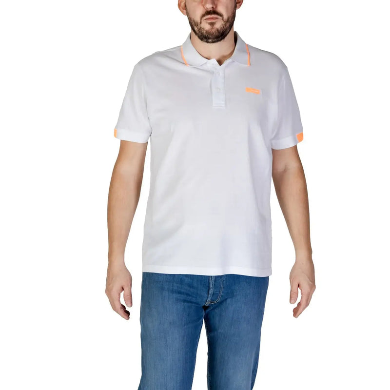 Polo Refrigiwear blanc pour homme, col orange et logo sur la poitrine, vue de face