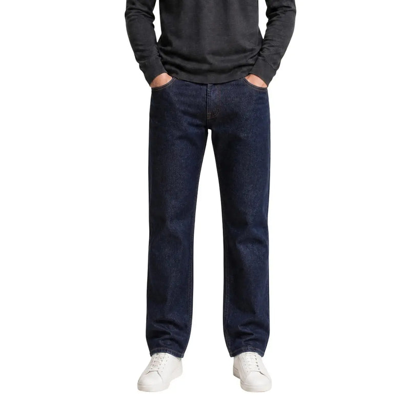 Jean Replay pour homme, en denim indigo foncé, coupe droite et cinq poches, vue de face