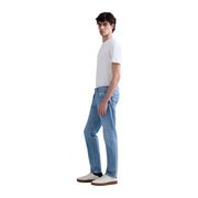 Jean Grover de Replay pour homme, en denim clair délavé, coupe droite classique, vue de face