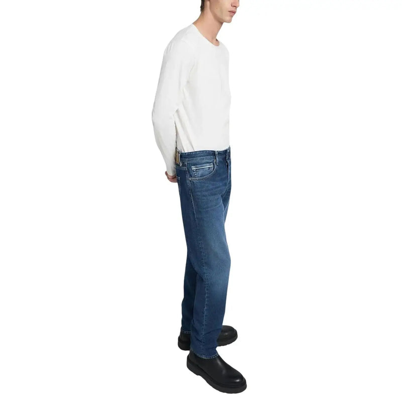 Jean Replay MA972 pour homme en denim bleu délavé moyen, coupe cinq poches et délavage subtil aux cuisses, vue de face