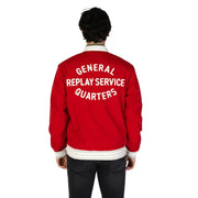 Blazer homme Replay rouge uni classique à poches zippées sur le devant, avec blouson aviateur rouge orné d'inscriptions et de finitions blanches.