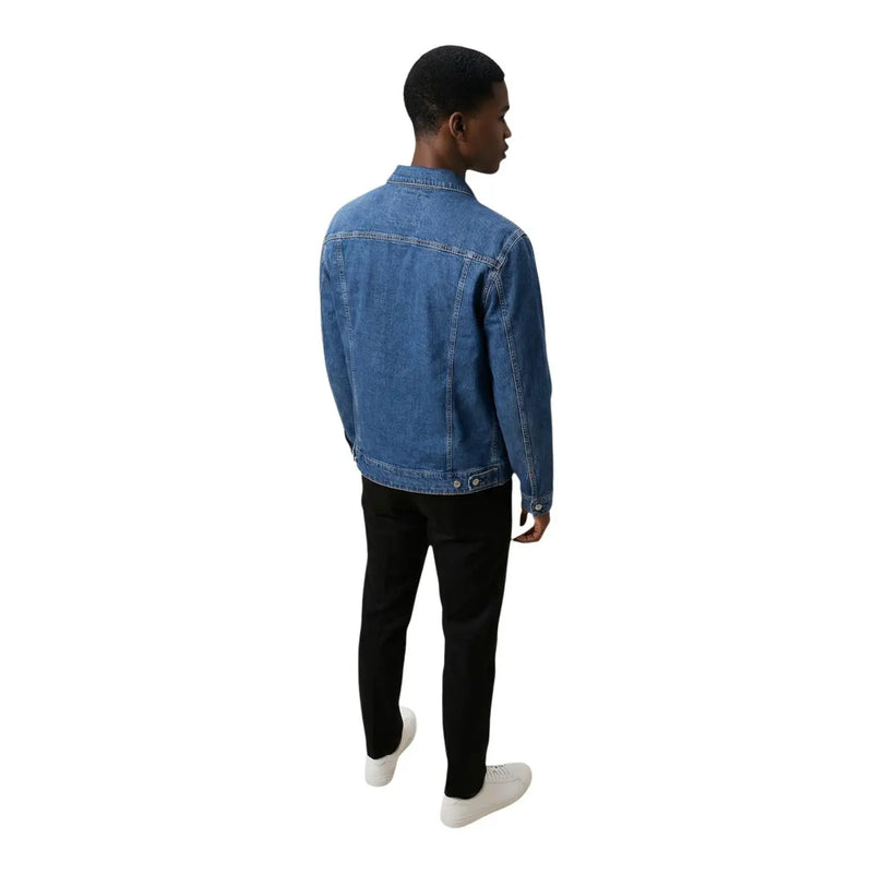 Veste homme Replay en denim bleu classique avec détails de surpiqûres, poignets boutonnés et poches avant, col rond.