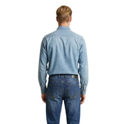 Chemise homme Replay en denim clair à boutons, col classique et manches longues, idéale pour un style décontracté.
