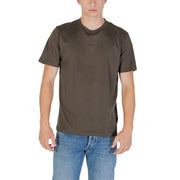 Replay hommes t-shirt T-shirt vert olive à manches courtes et col rond, orné d'un logo brodé discret sur la poitrine gauche.