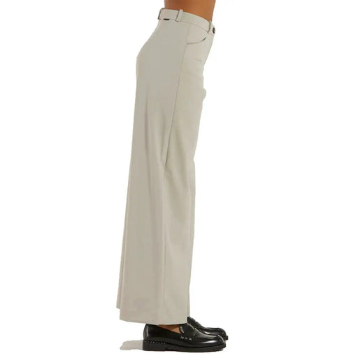 Pantalon beige RRD pour femme, coupe tailleur à jambes larges et ceinture assortie, en polyamide élasthanne.
