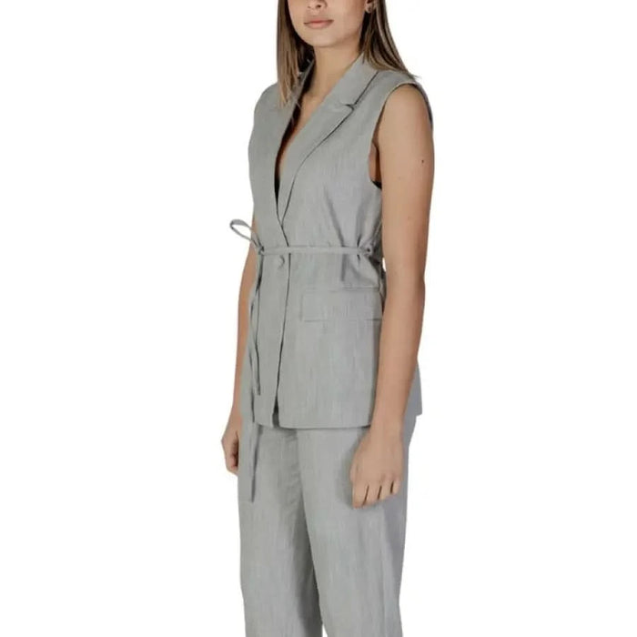 Sleeveless gray belted blazer and pants set by Vila Clothes, featuring front pockets