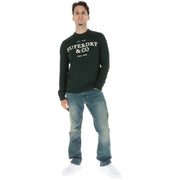 Superdry Pull en coton vert foncé pour homme, poignets côtelés et col rond, vue de face