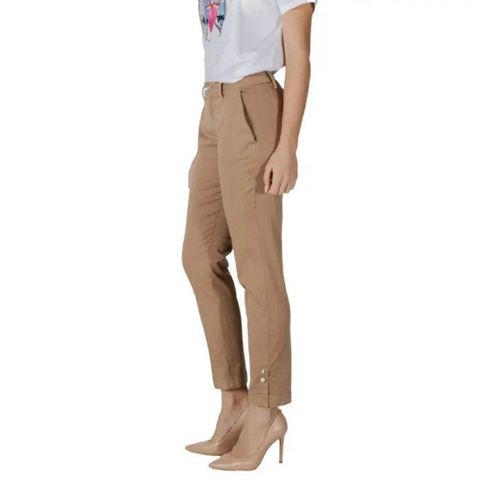Tan ankle-length trousers for women, stylish Women’s Tan Chino Pants for versatile outfits