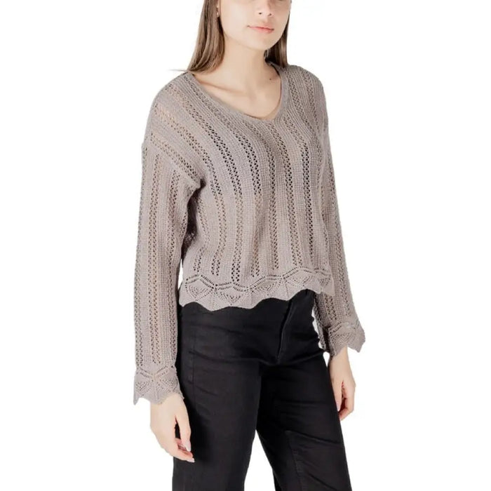 Taupe long-sleeved open-knit sweater with scalloped hem for women