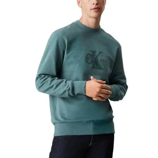 Teal Calvin Klein sweatshirt from the Calvin Klein Jeans Men’s Black Print Sweatshirt