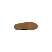 Vue arrière de timberland Mocassin bateau classique pour homme en cuir marron avec semelle en caoutchouc beige et logo en relief sur le talon