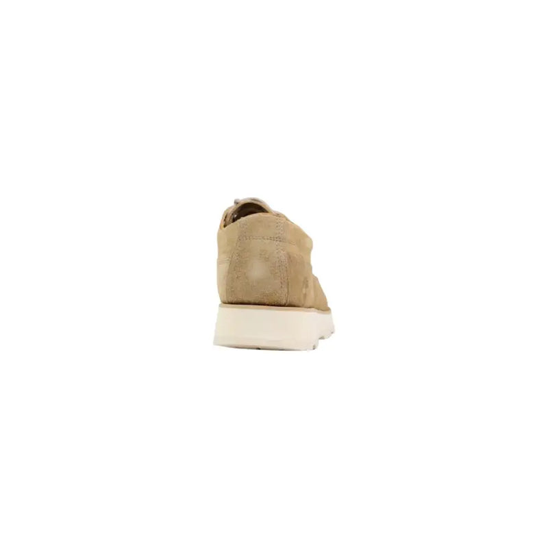 Timberland Chaussures à lacets pour homme en daim beige avec semelle en caoutchouc blanc, idéales pour le printemps et l'été.