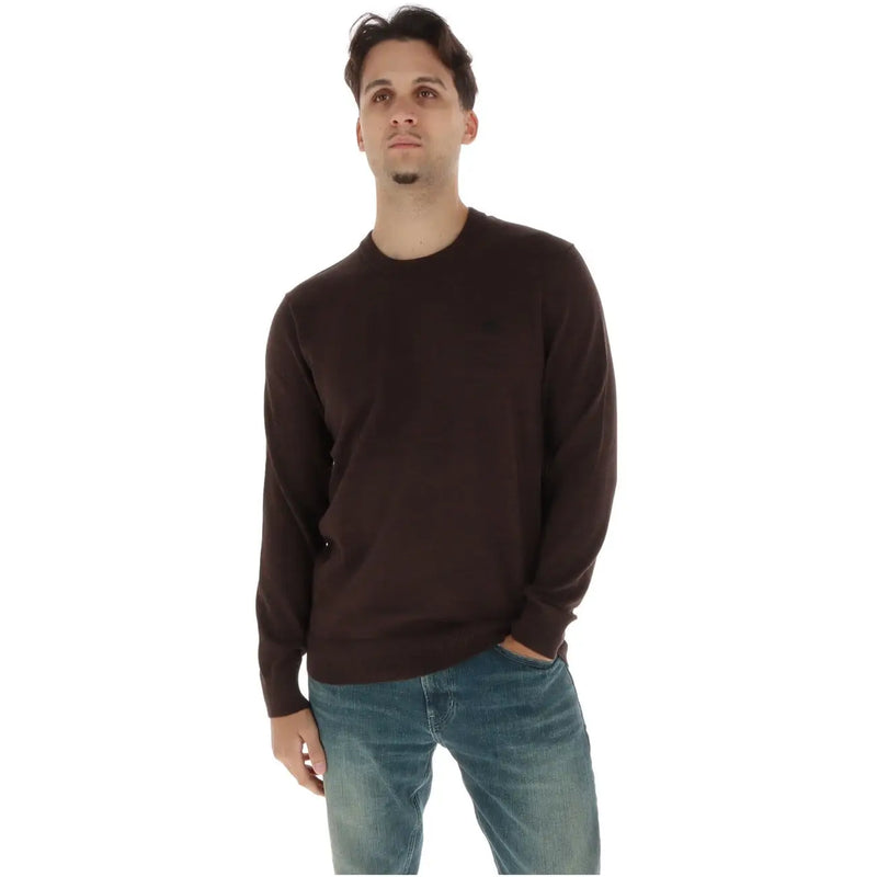 Timberland Pull homme marron foncé avec logo brodé discret sur la poitrine gauche, vue de face