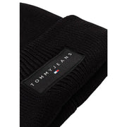 Tommy jeans black ribbed beanie with logo patch.